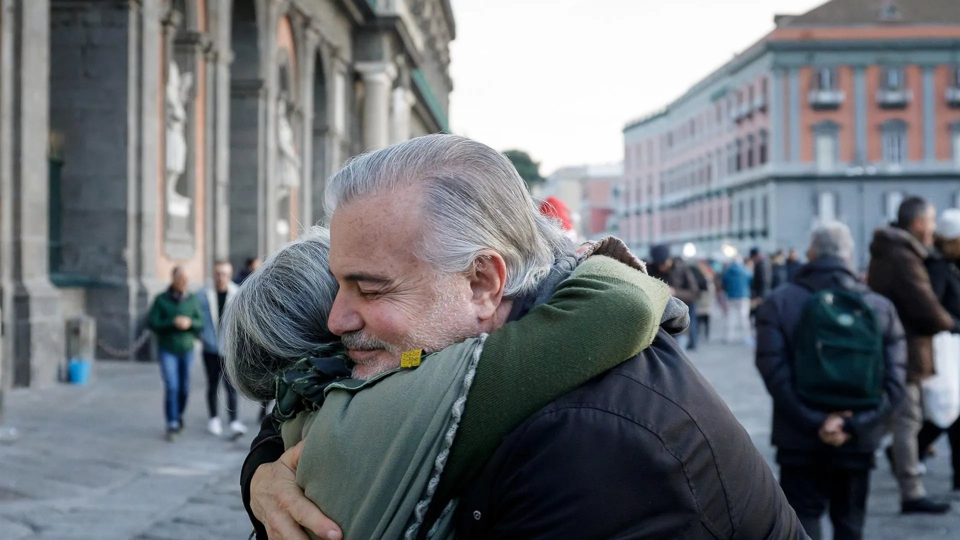 abbraccio corso per socializzare
