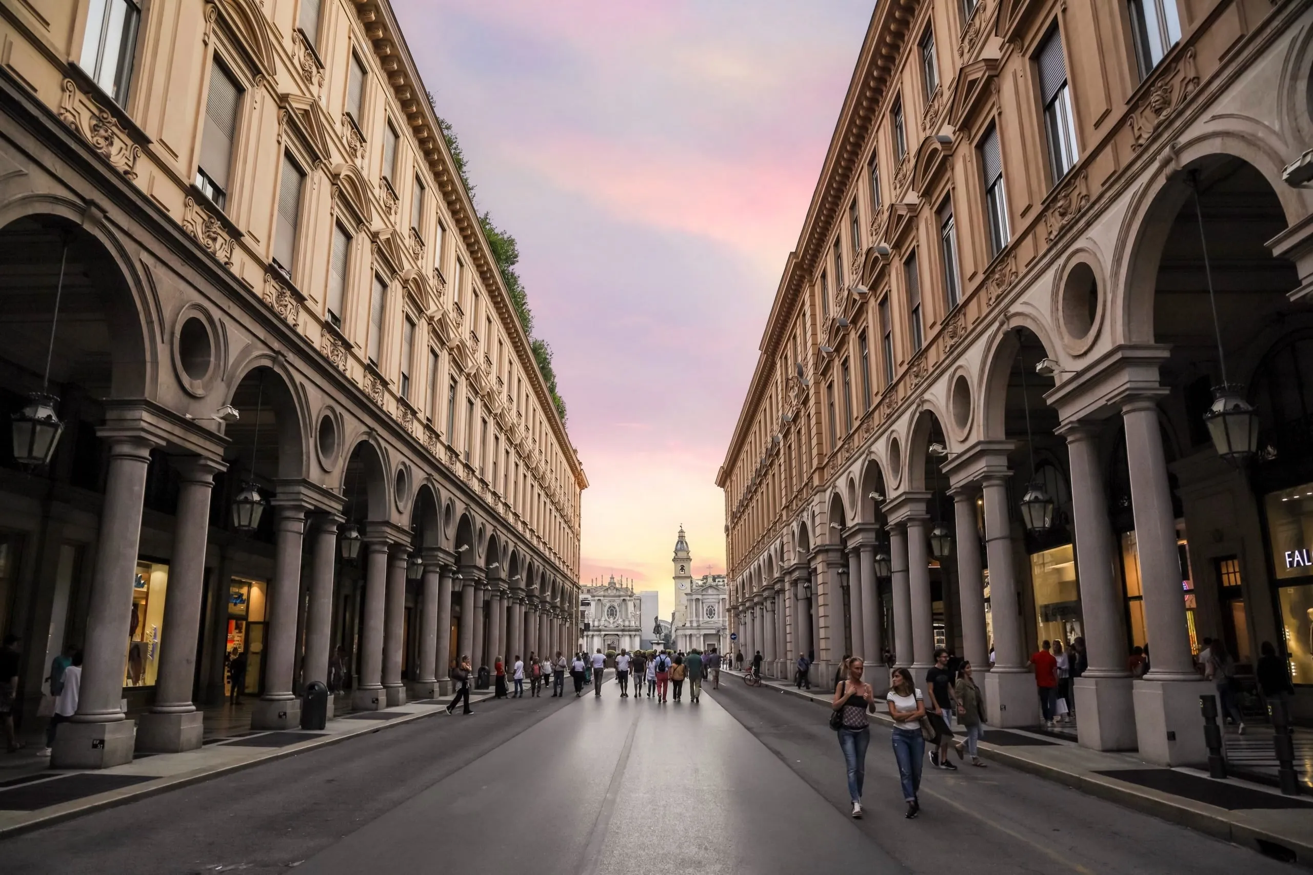 Fare un viaggio nel fine settimana è sicuramente un'ottima esperienza organizzata di gruppo