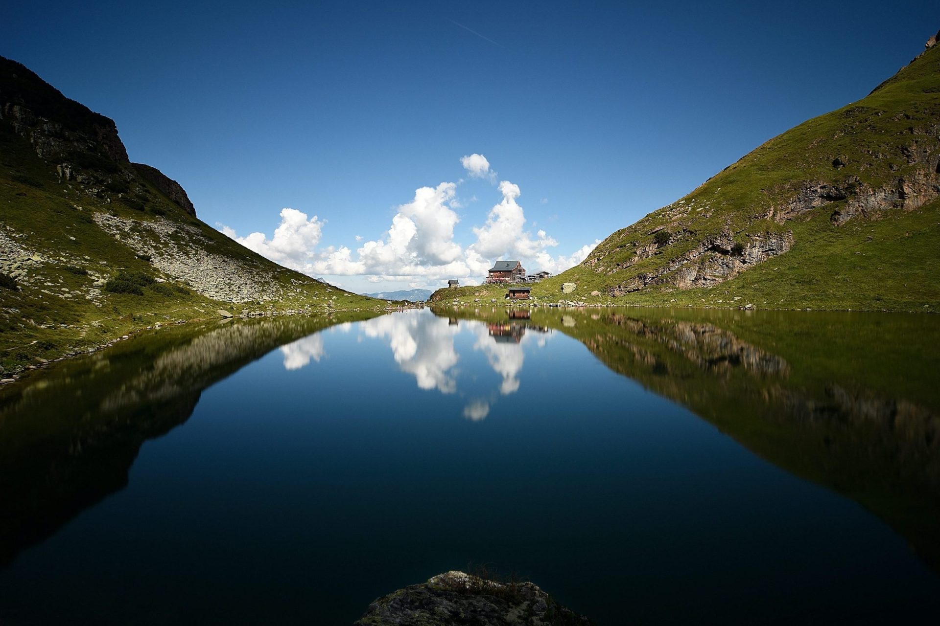 Kitzbuhel Austria: scopri il fascino delle Alpi con le sue piste da sci e il suo incantevole centro storico
