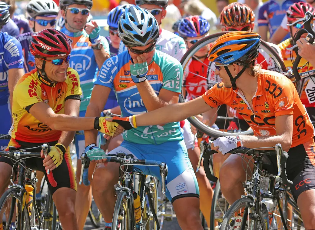 il ciclismo è un ottimo sport per fare amicizia 