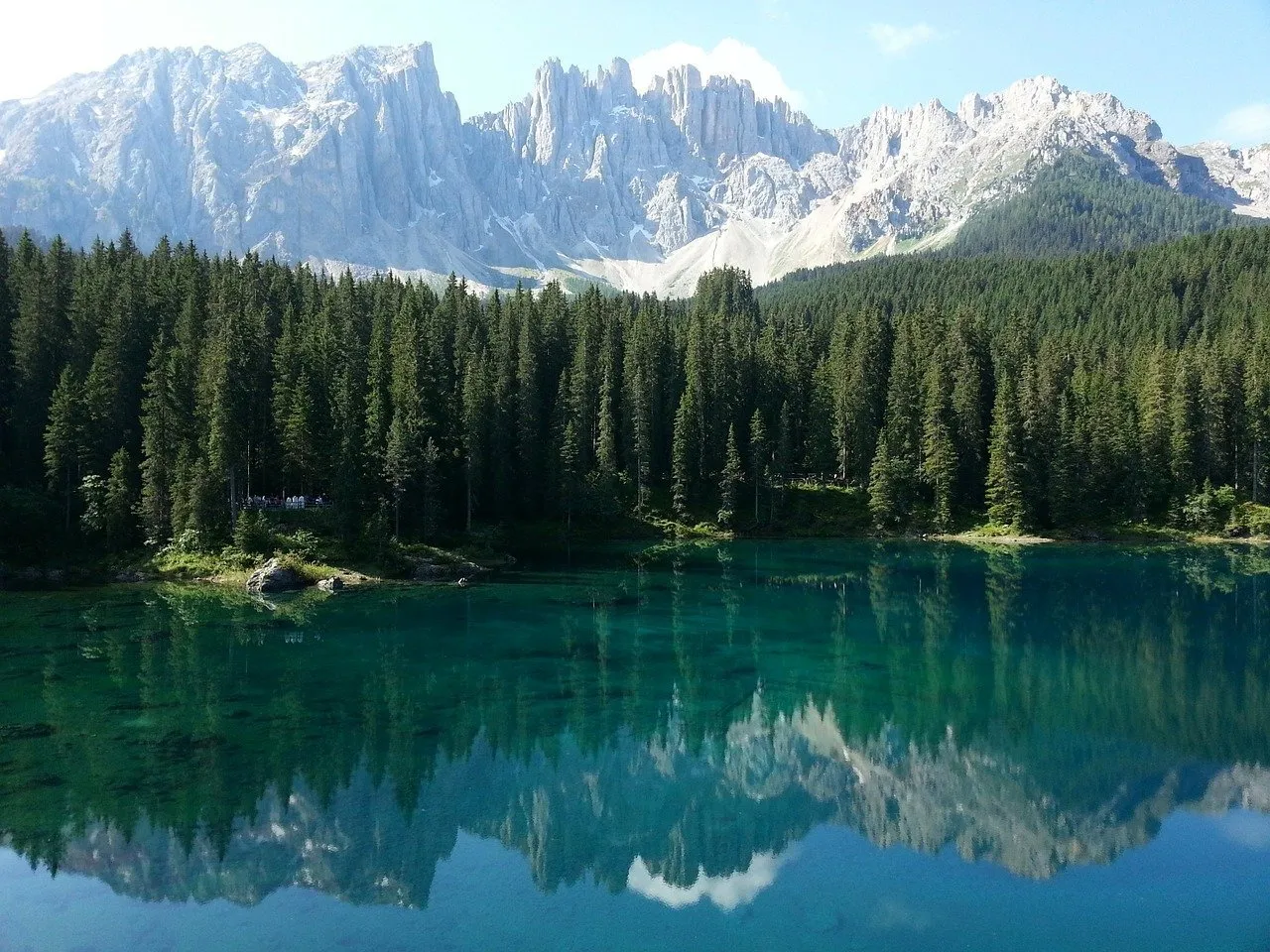 10 luoghi da visitare in Italia Lago di Carezza