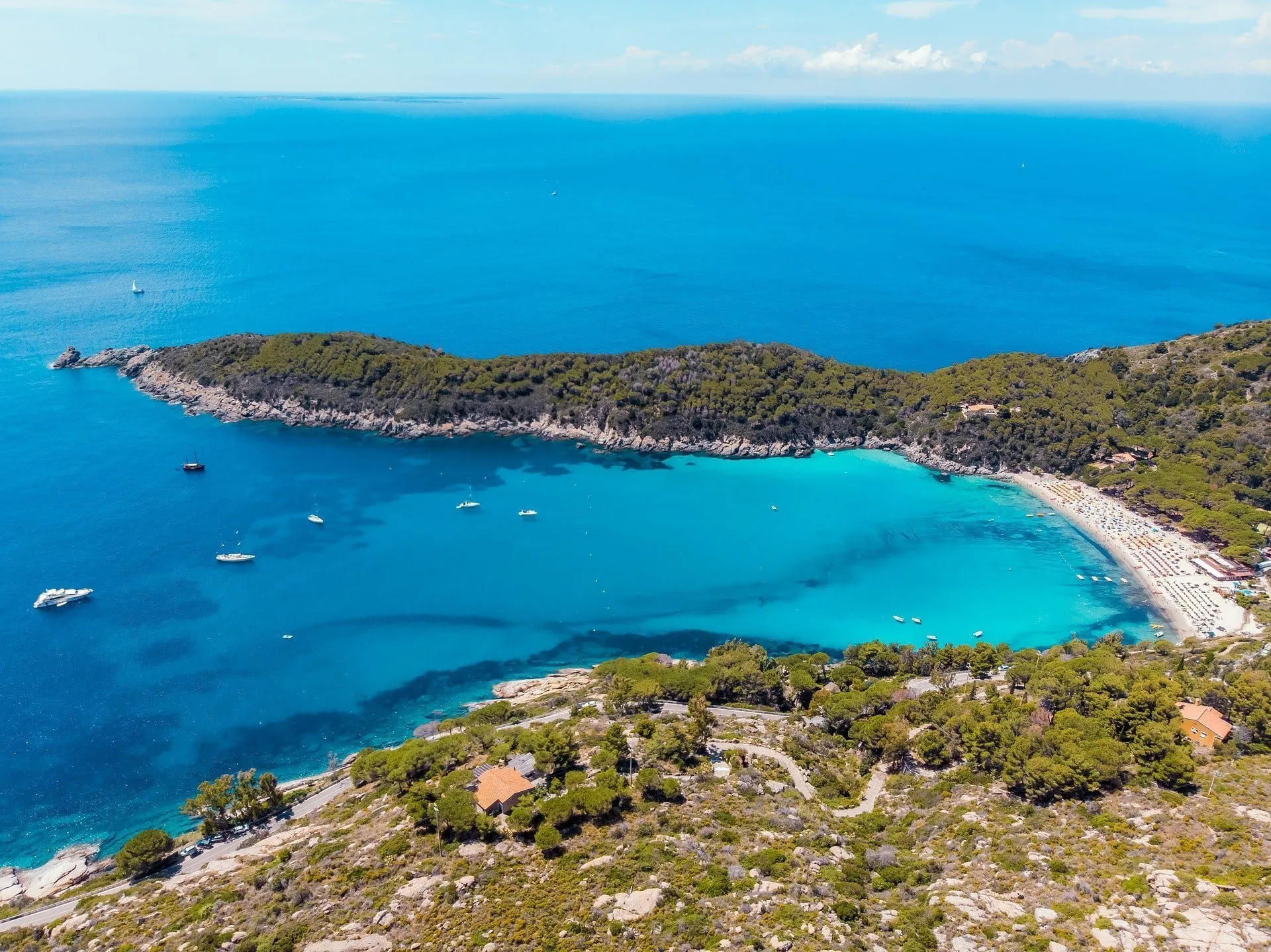 La splendida isola d'Elba, dove in molti vanno a rilassarsi per il fine settimana