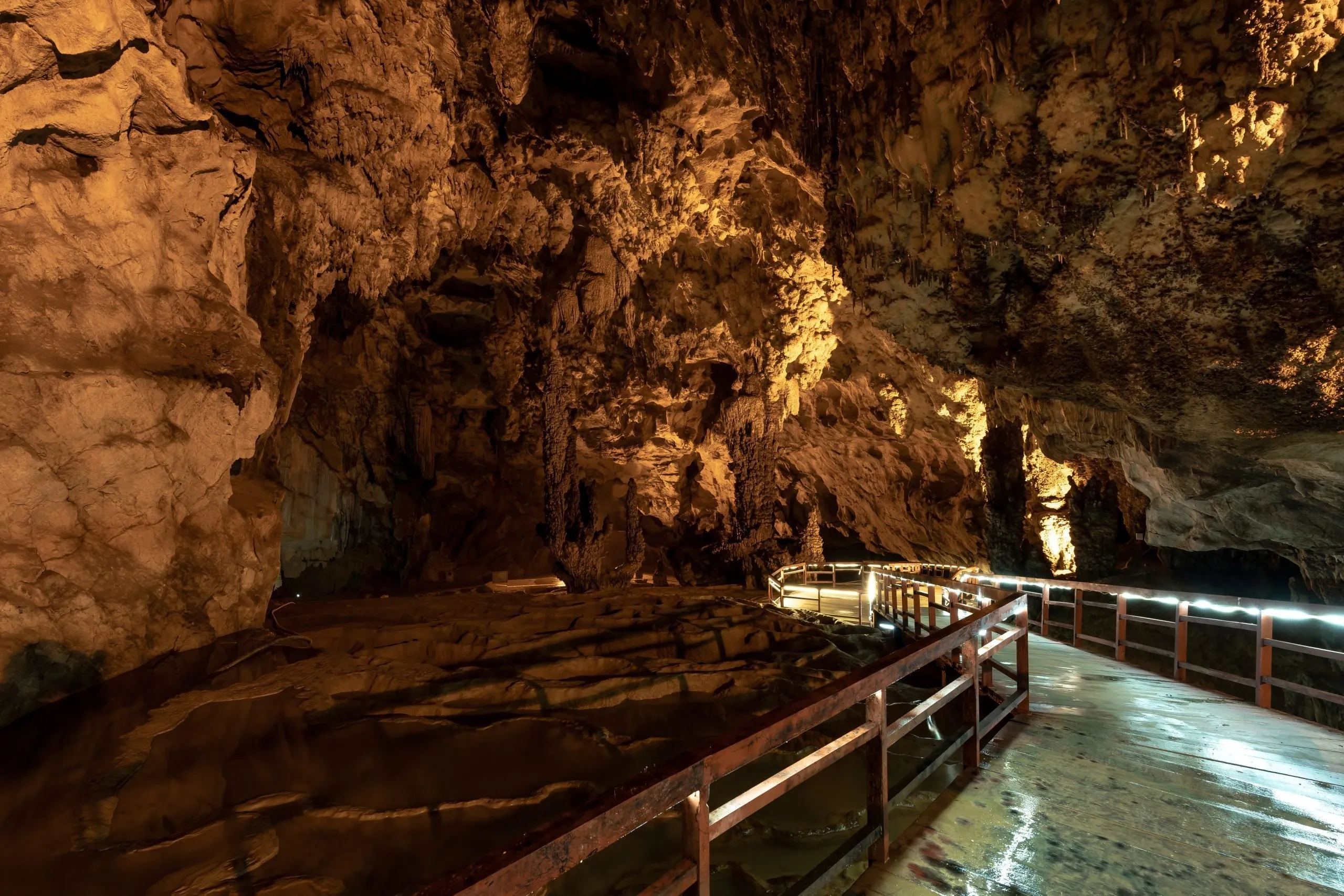Alla scoperta delle Grotte di San Michele