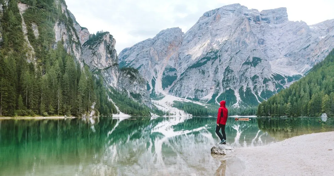 Lago di Braies in primavera