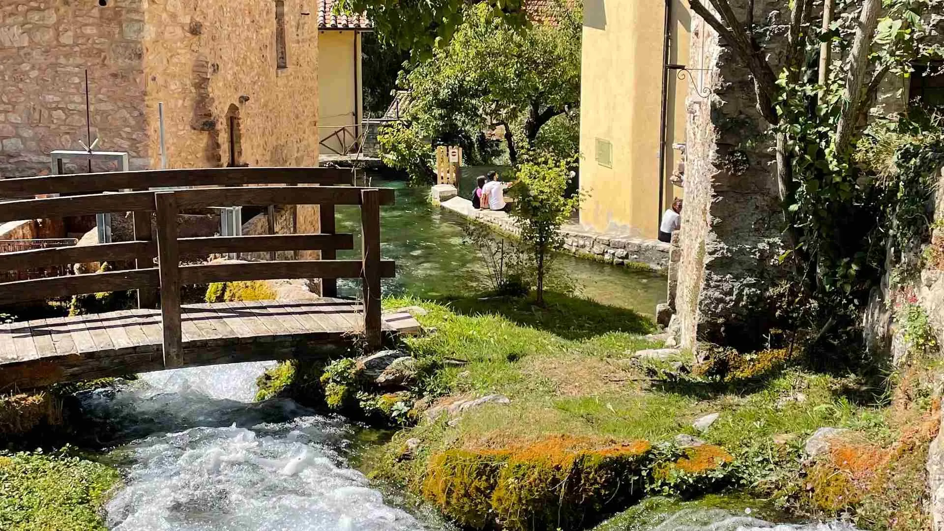 rasiglia umbria fiumi esperienze da fare