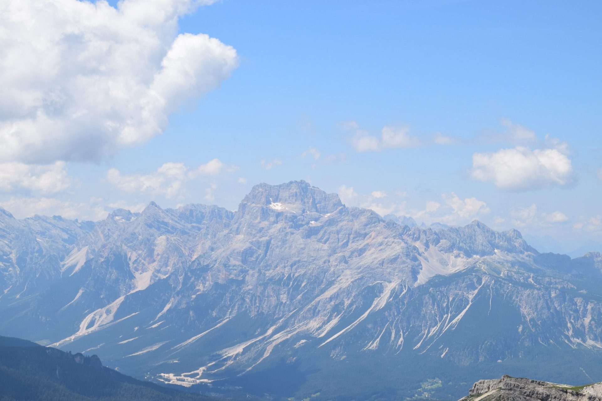 Lagazuoi Rifugio: il paradiso alpino per una fuga indimenticabile tra montagne e natura