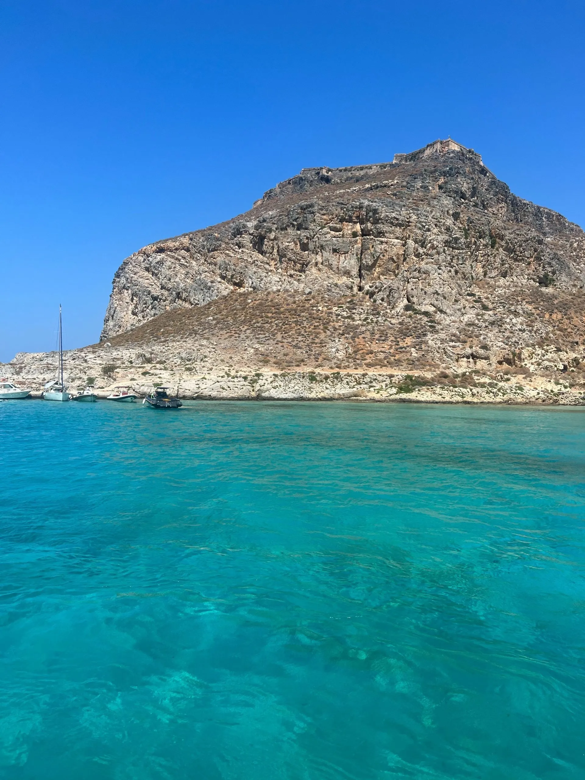 Malia: la meta perfetta per giovani avventurieri in cerca di divertimento e tesori nascosti a Creta