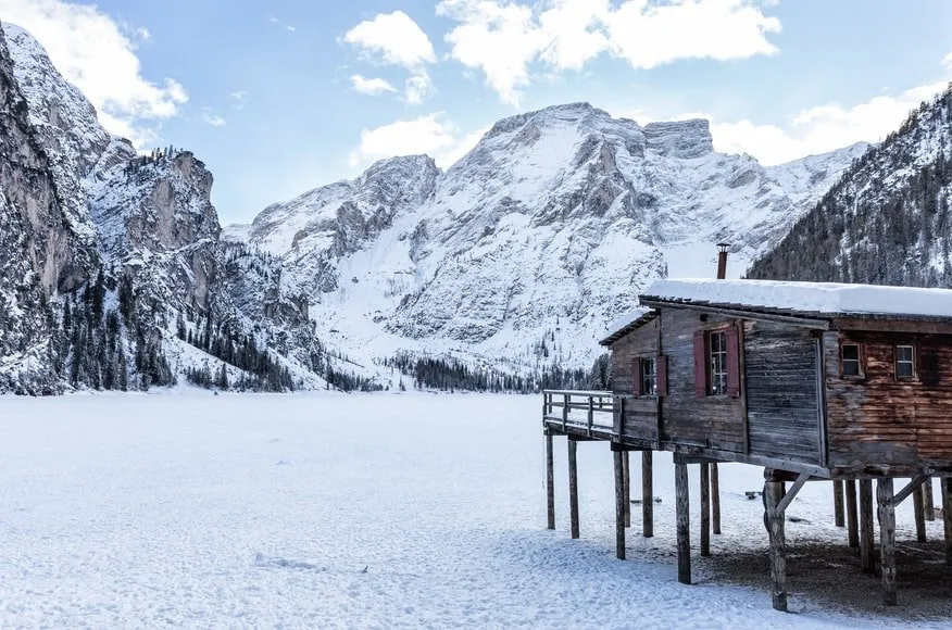 Lago di Braies in inverno