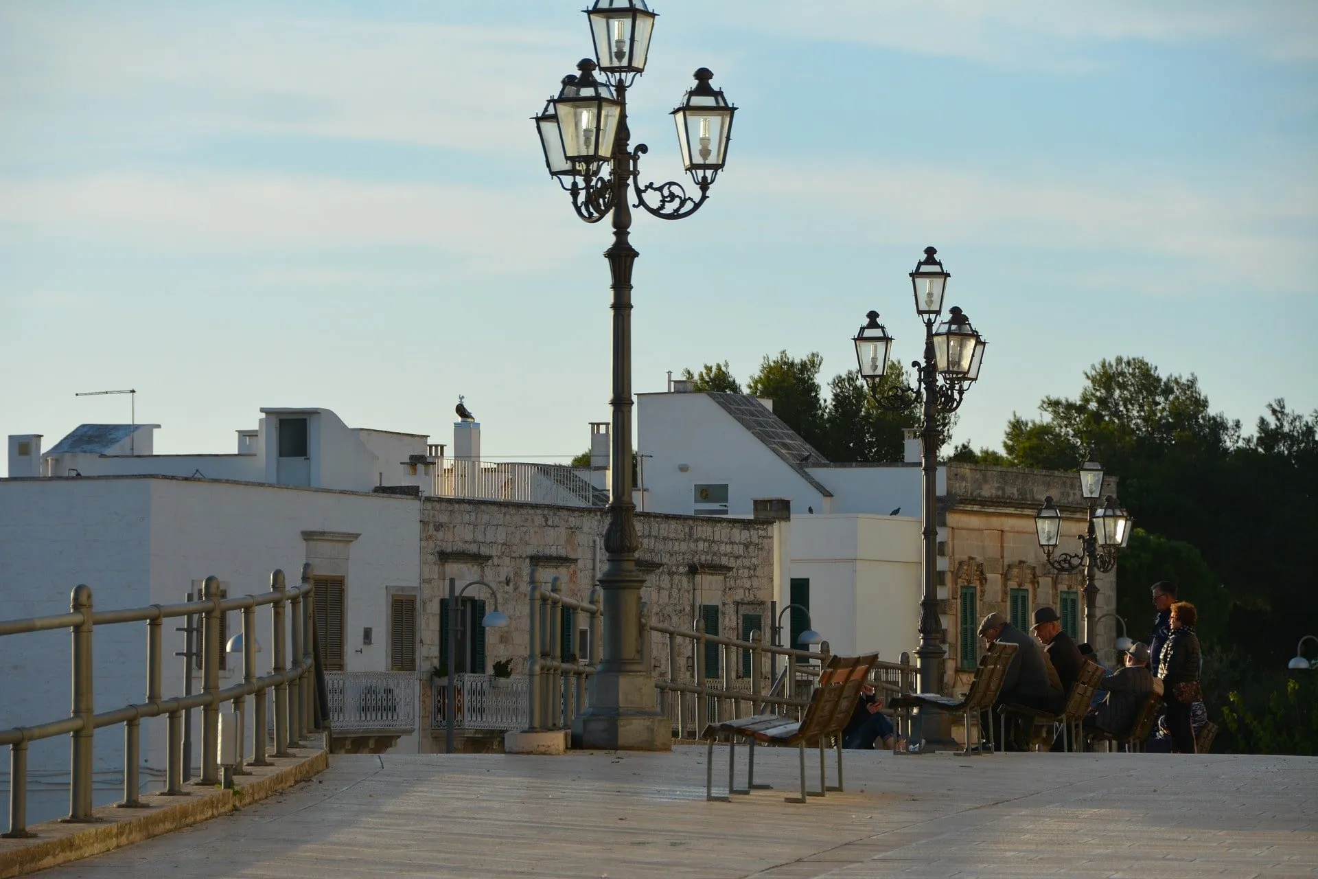Fare visita a Cisternino vuol dire anche scoprire la vita serena della sua popolazione