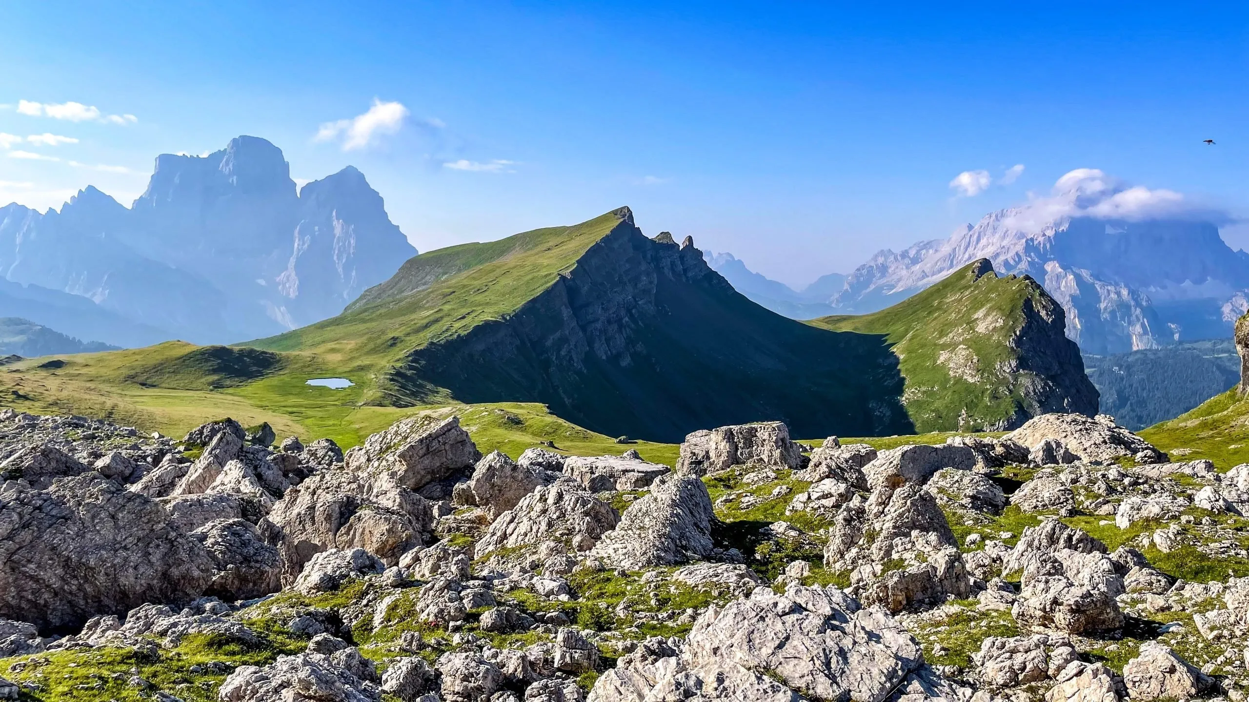 Molveno: il gioiello delle Dolomiti, tra natura incontaminata e avventure mozzafiato