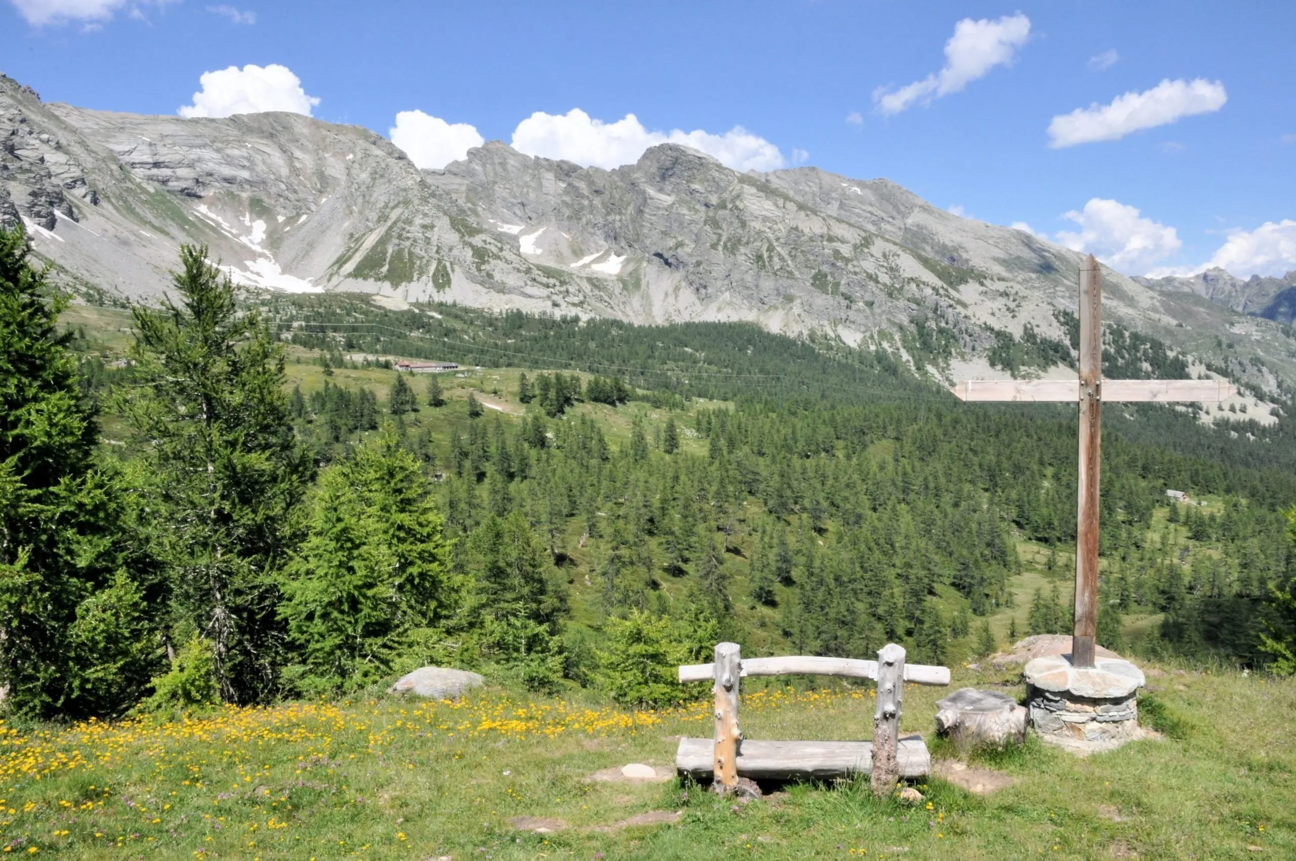 Il Parco Nazionale del Gran Paradiso è una delle principali sedi di escursioni in Piemonte