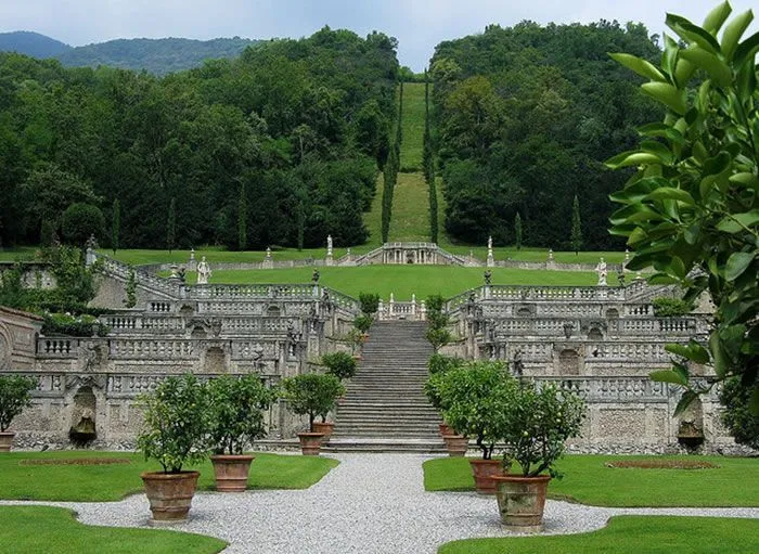 villa dalla porta bozzolo