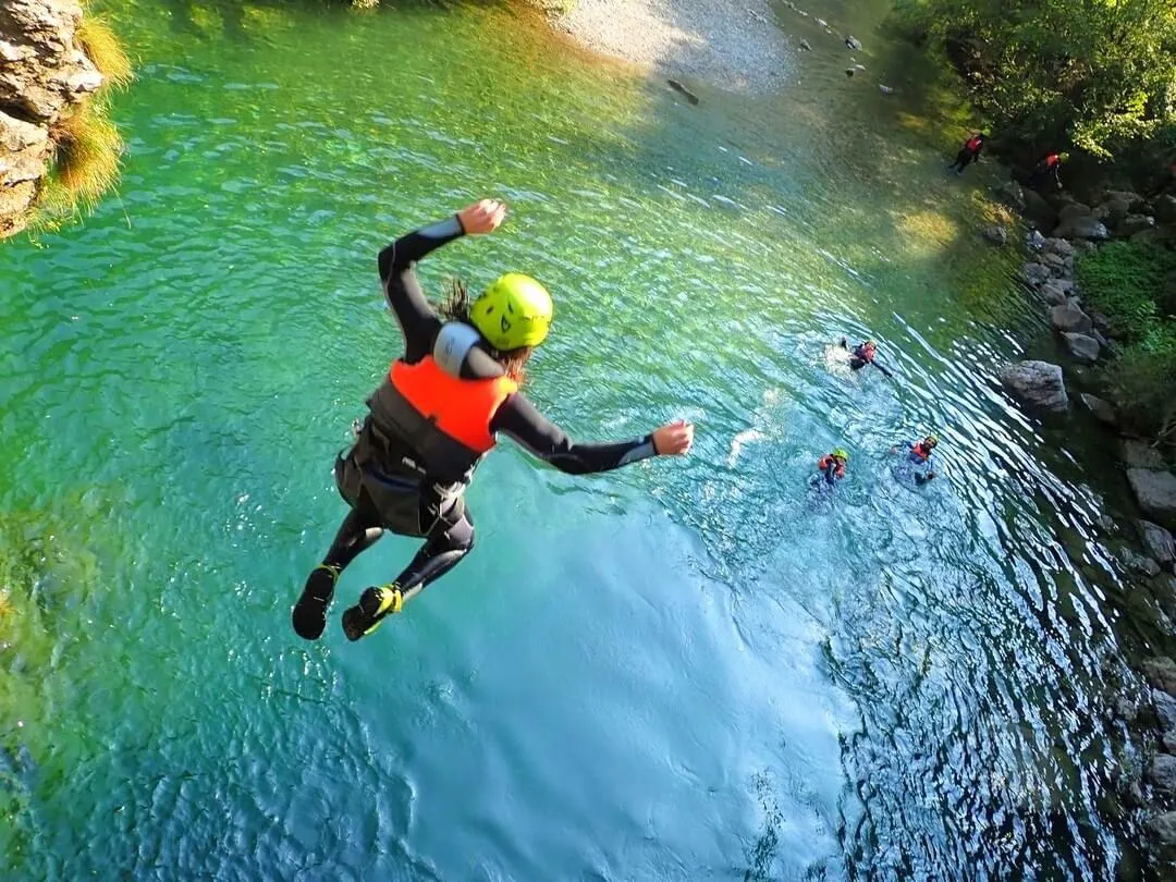 Fare canyoning sul lago di Garda può rivelarsi un'esperienza emozionante
