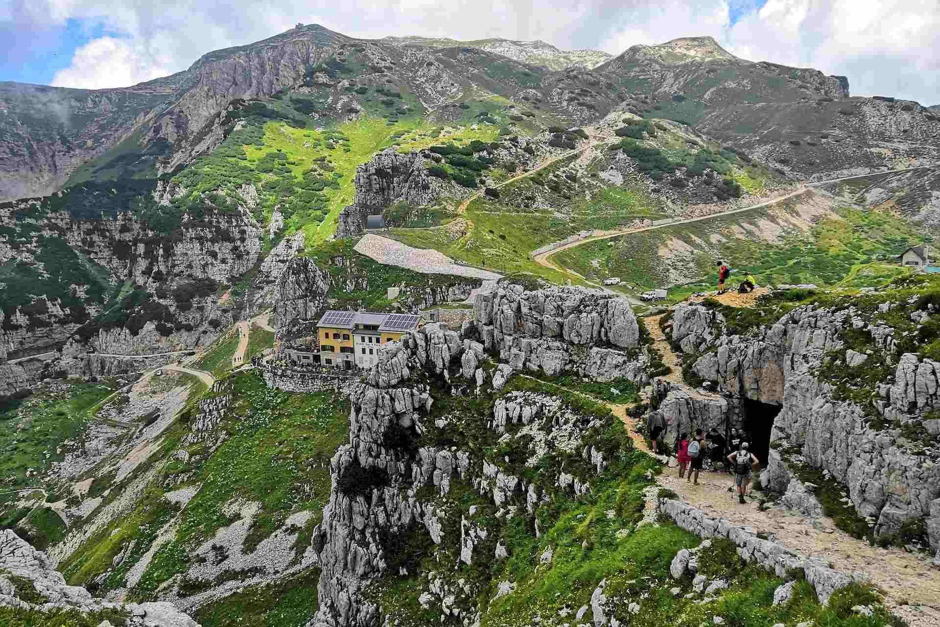 trekking alle 52 gallerie del pasubio rifugio