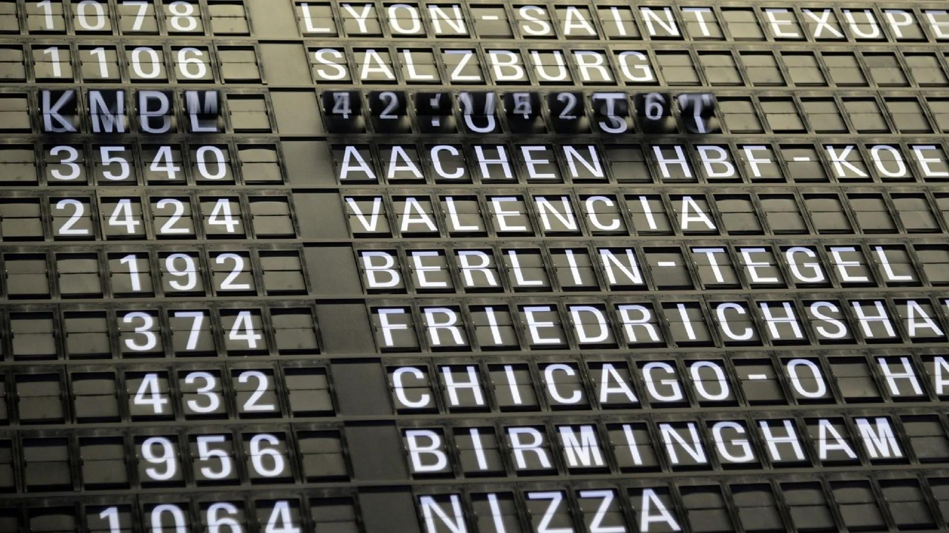 Viaggi last minute: risparmia per la tua prossima vacanza
