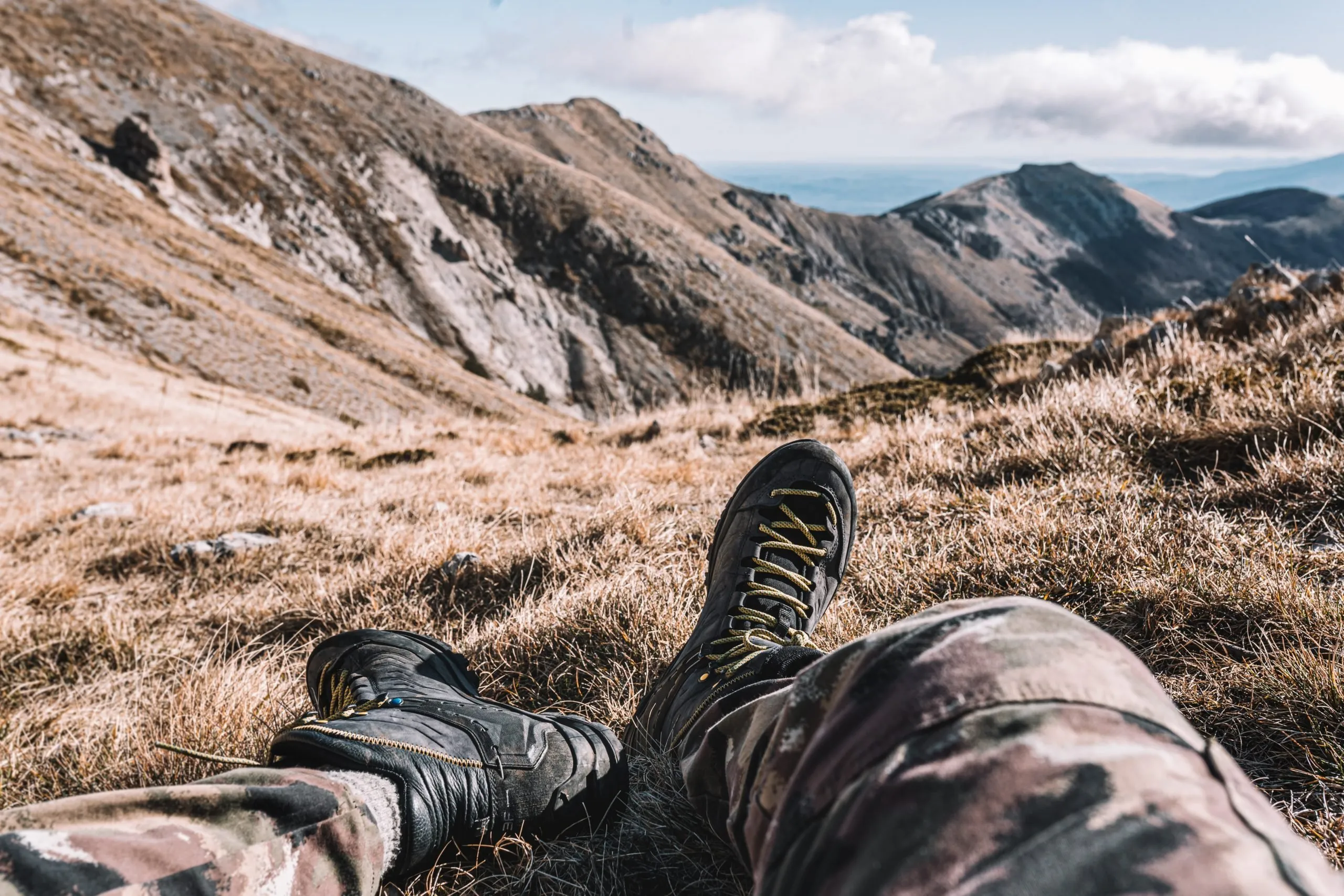 attrezzatura per camminare in montagna