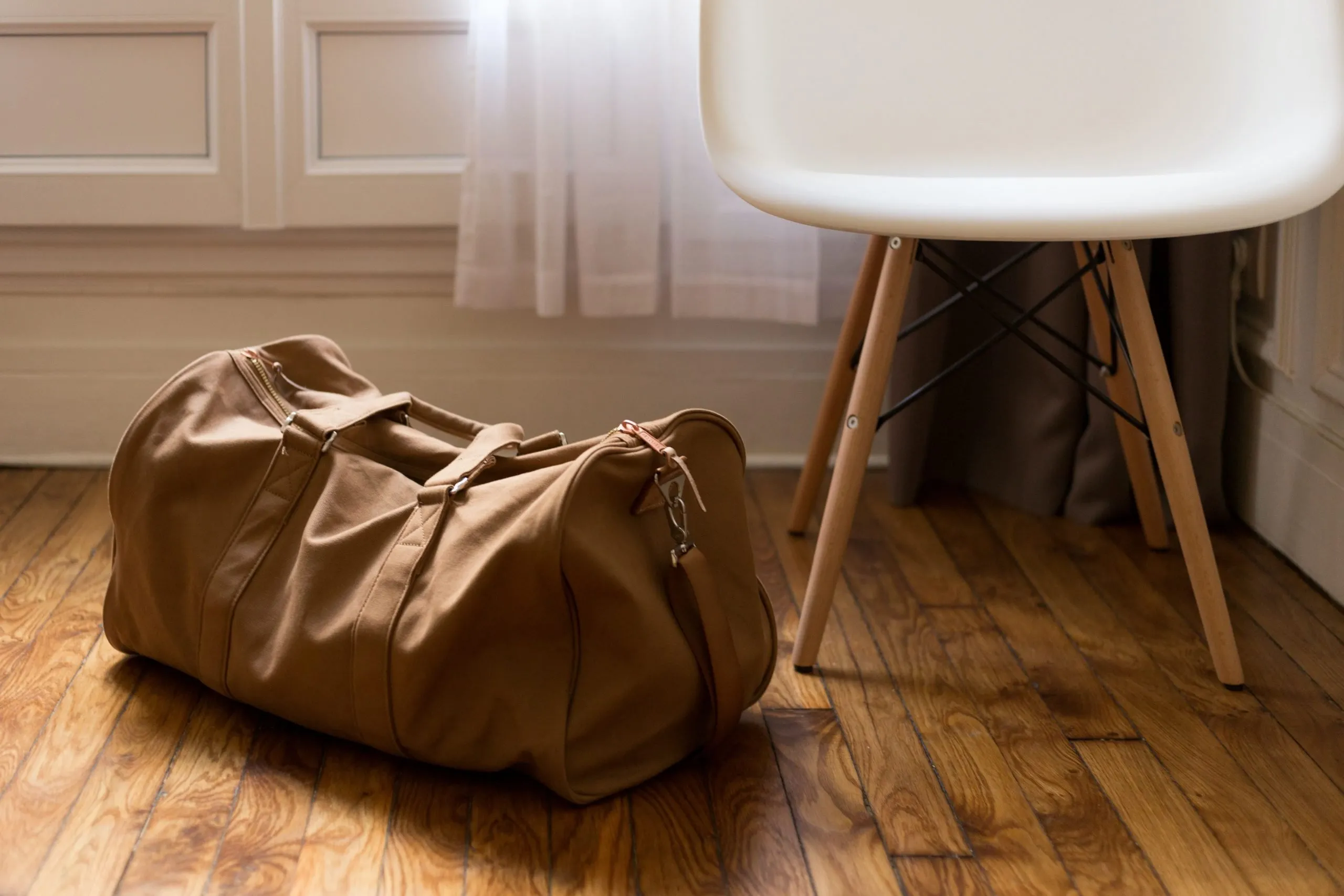 Un buon bagaglio piccolo può essere una borsa rigida o semi-rigida, oppure uno zainetto