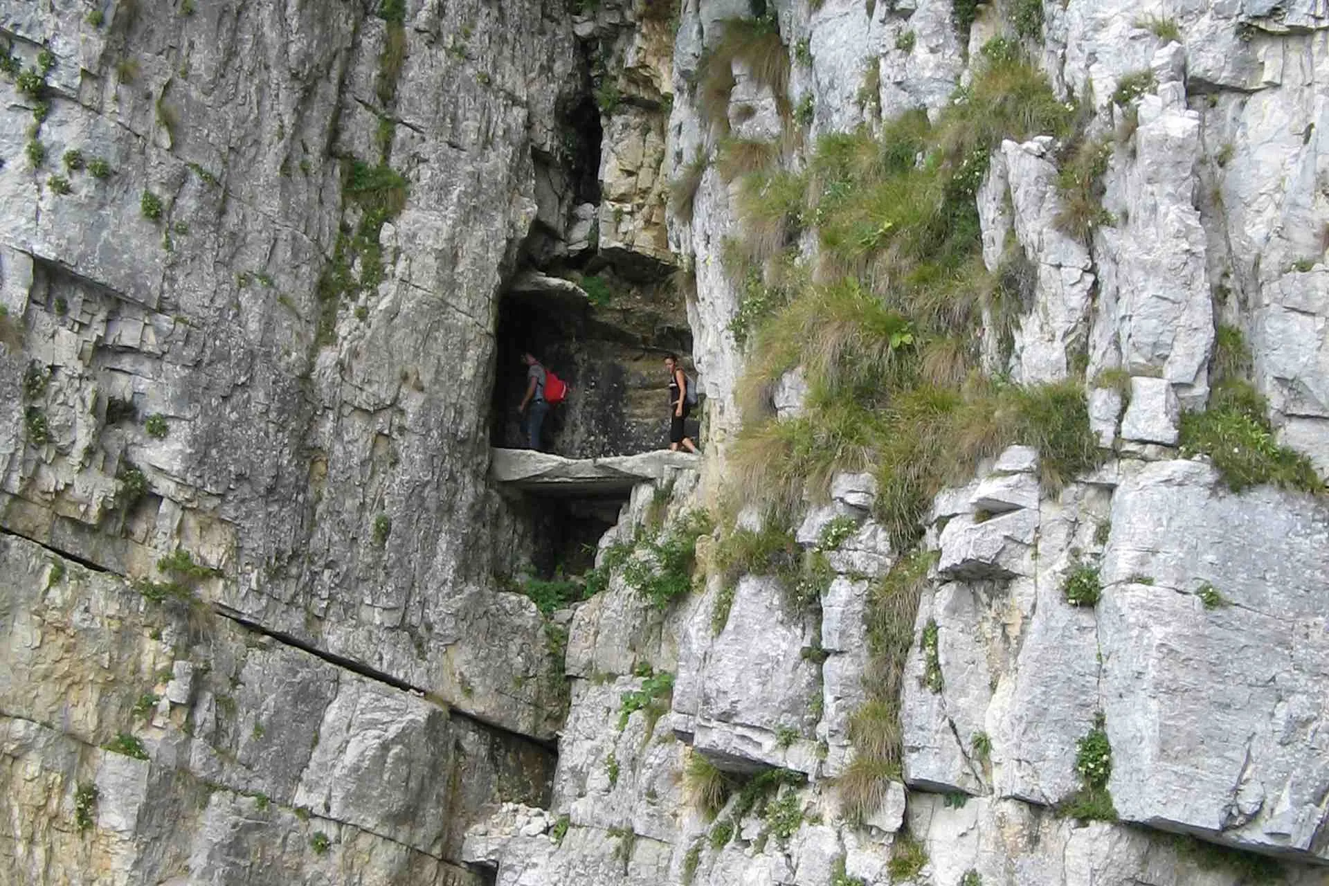 porte del pasubio rifugio papa mulattiera monte pasubio sentiero sentiero delle 52 gallerie strada rifugio achille papa bocchetta campiglia grande guerra passo xomo percorso