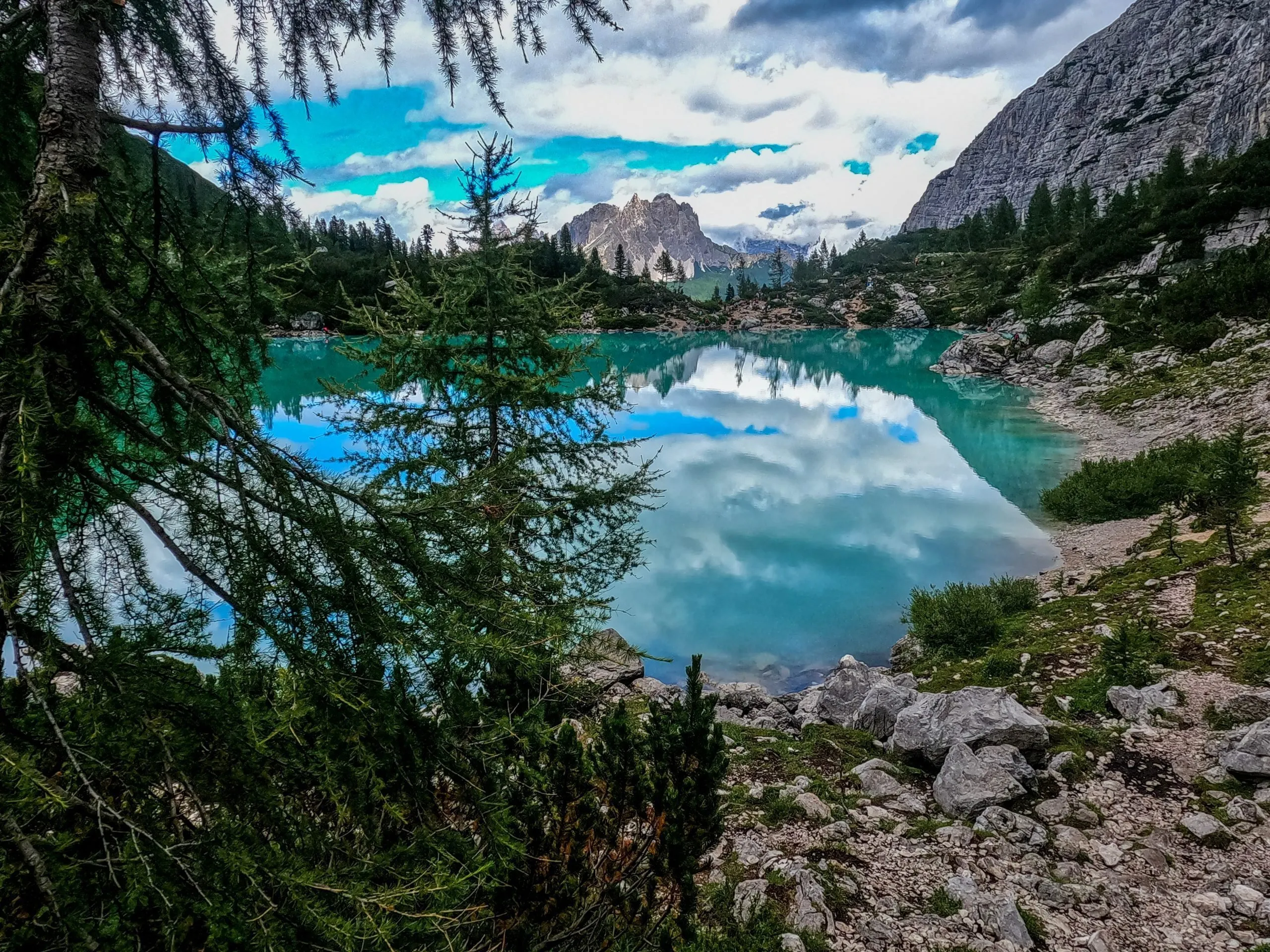 Sentiero lago Sorapis: un’escursione mozzafiato tra le Dolomiti