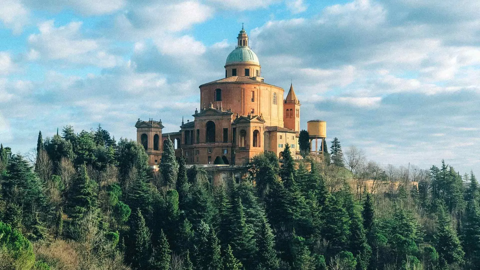 fare una passeggiata a san luca
