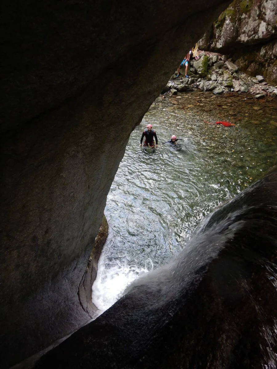 Scorcio spettacolare dall'attività di canyoning in Val Bianca