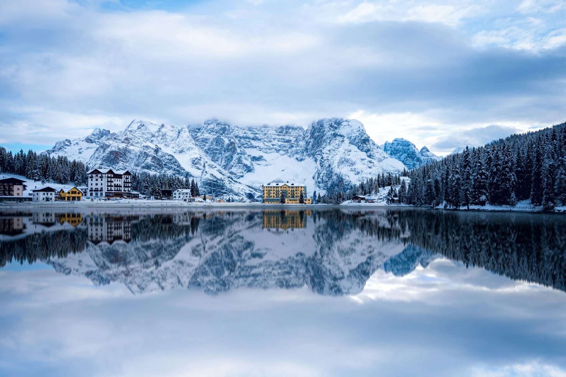 Scopri i meravigliosi rifugi ad Auronzo: un paradiso alpino da non perdere!
