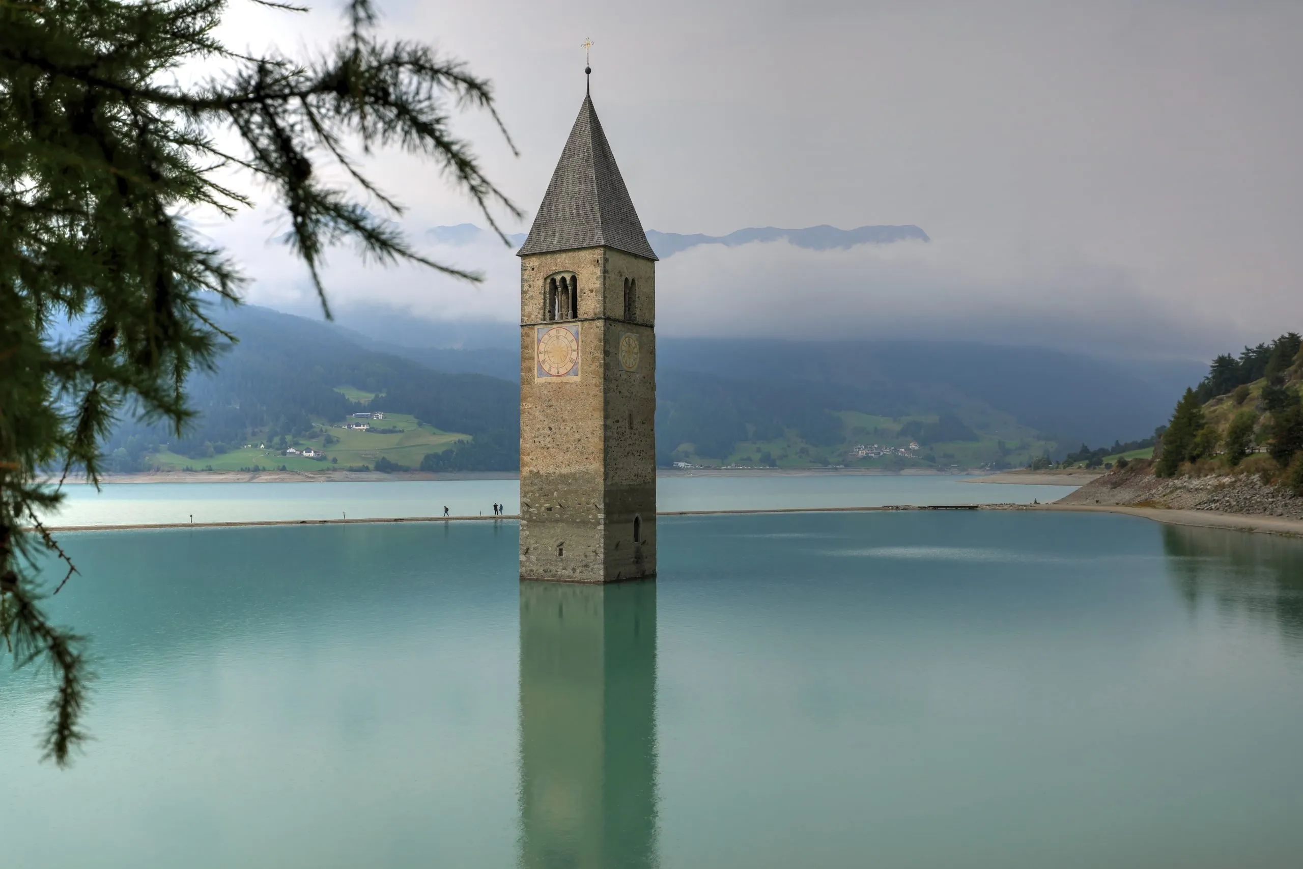 Curon Venosta: Alla scoperta di una città ricca di storia, cultura e bellezze naturali