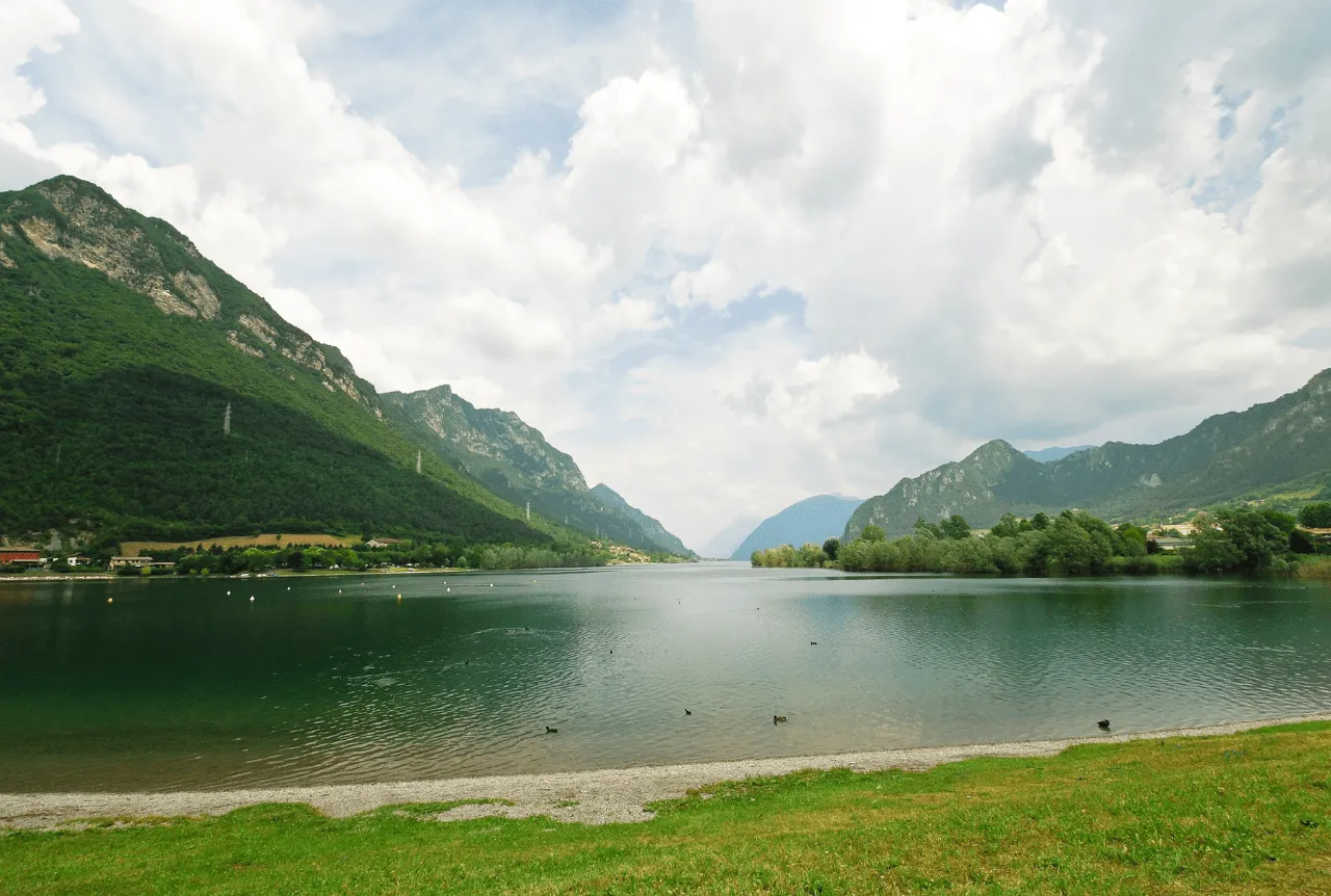 laghi-da-visitare-in-lombardia-lago-di-idro