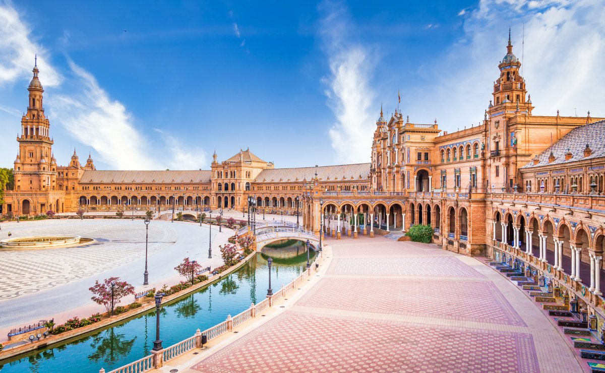 Grand Tour dell'Andalusia: Storia, Mare e Tradizioni