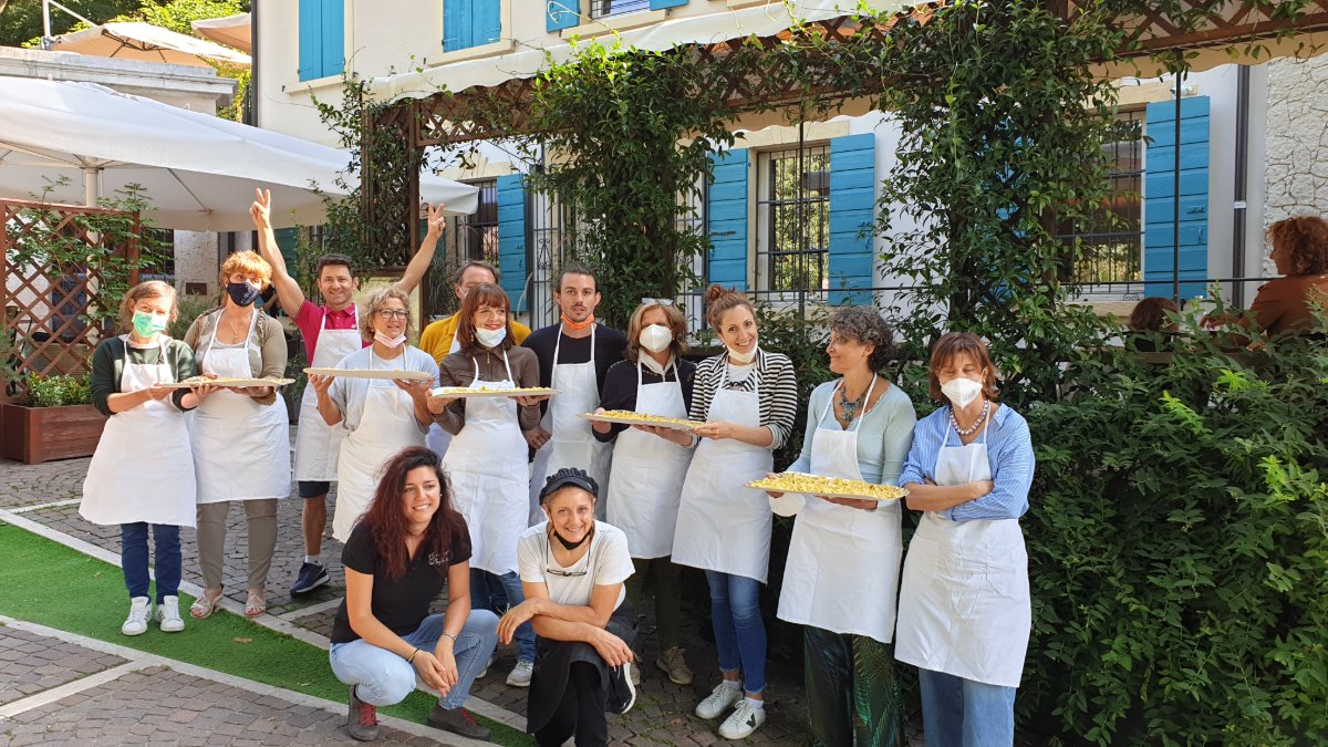 Weekend tra Gusto e Cultura: Lezione di Cucina a Borghetto e visita di Verona