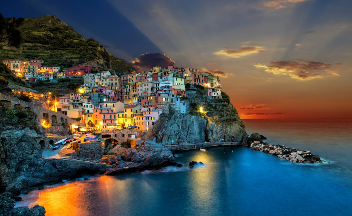 🎃 Halloween alle Cinque Terre: Viaggio di Tre Giorni tra le bellezze liguri🎃