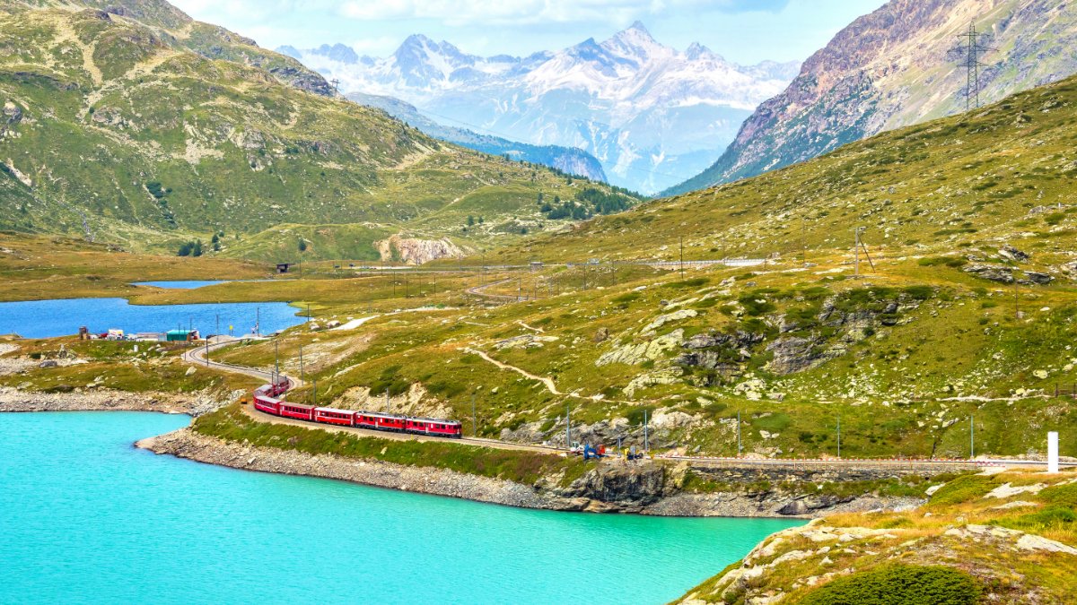 Ponte del 2 Giugno sul Trenino Rosso del Bernina