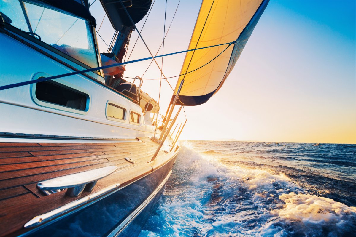 Due Giorni Unici: La Costiera Sorrentina e Capri in Barca a Vela