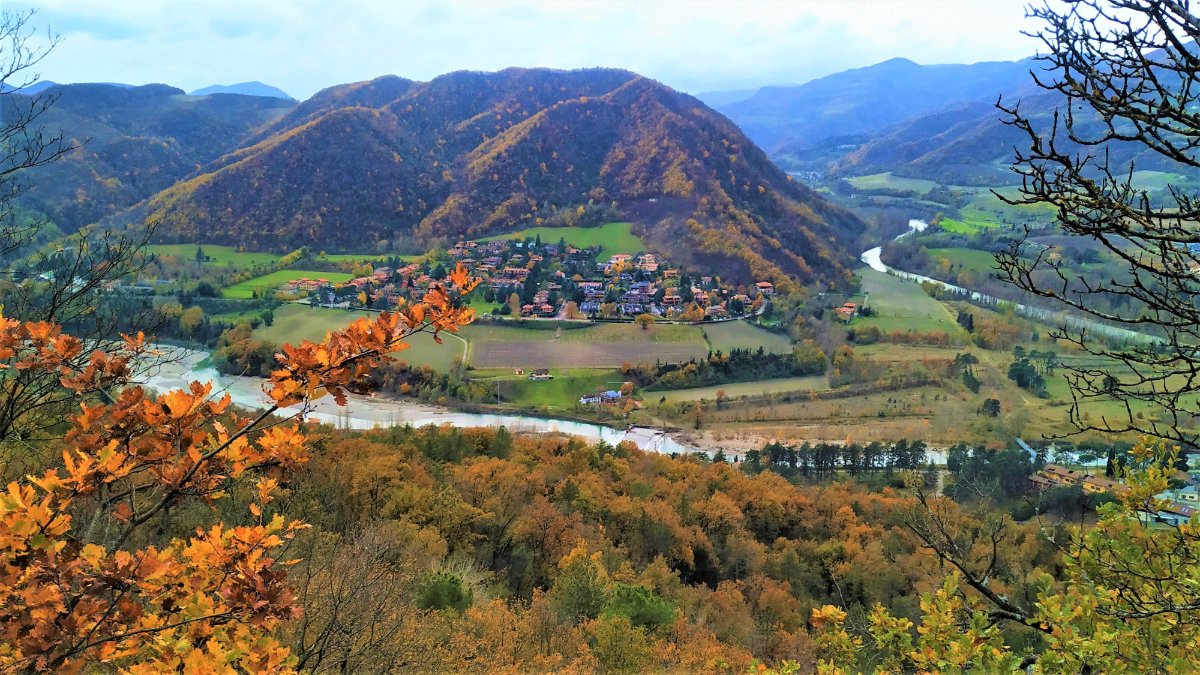 Camminando nella Via Degli Dei: Tra Storia, Natura e Panorami Mozzafiato (5notti/6giorni)