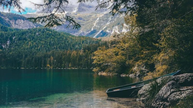 Lake Tovel: 5 Reasons to Spend a Weekend There