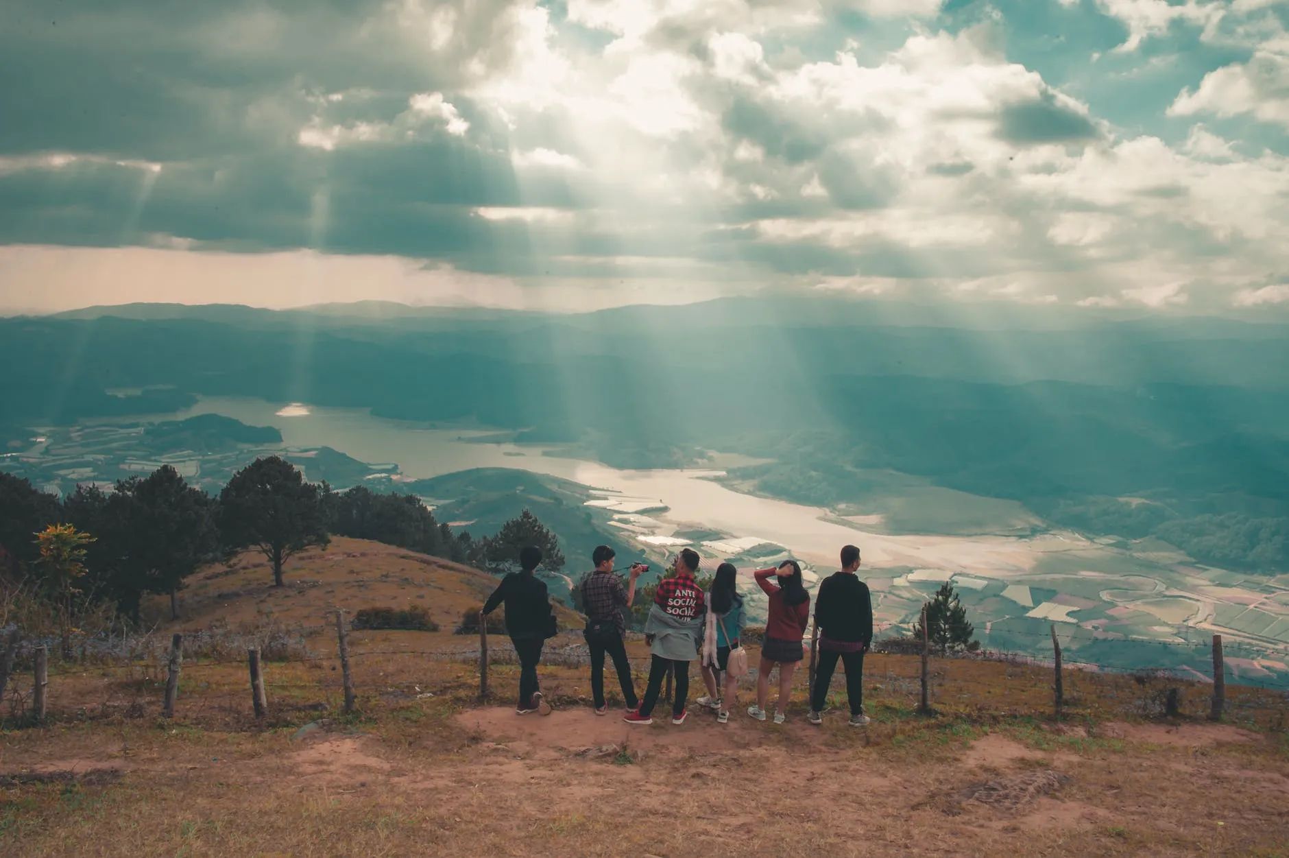 Travel Groups: How to Combine Tourism and Socializing
