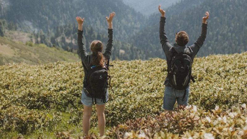 Single and Looking to Make New Friends? Choose Trekking for Your Vacation!
