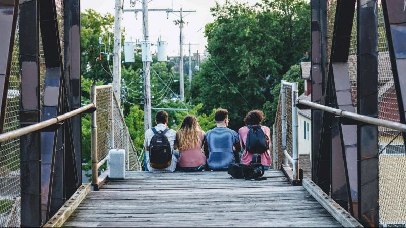 how to meet new people at 30
