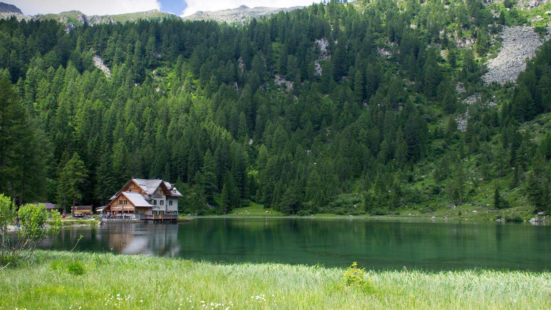 Trentino Mountain Huts: Unique Experiences in Nature and Tasting