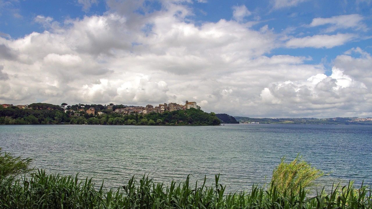 Bracciano lake excursions
