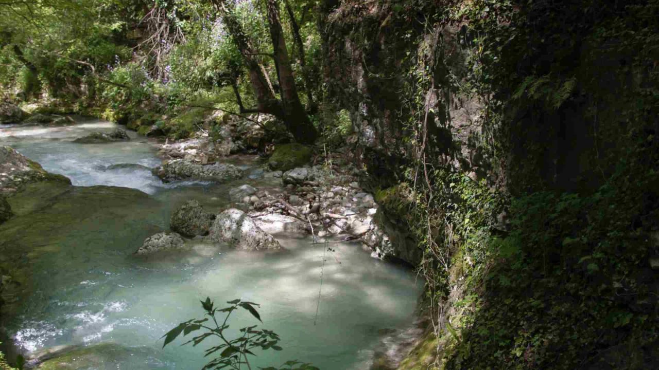 passeggiata abruzzo sentiero delle scalelle
