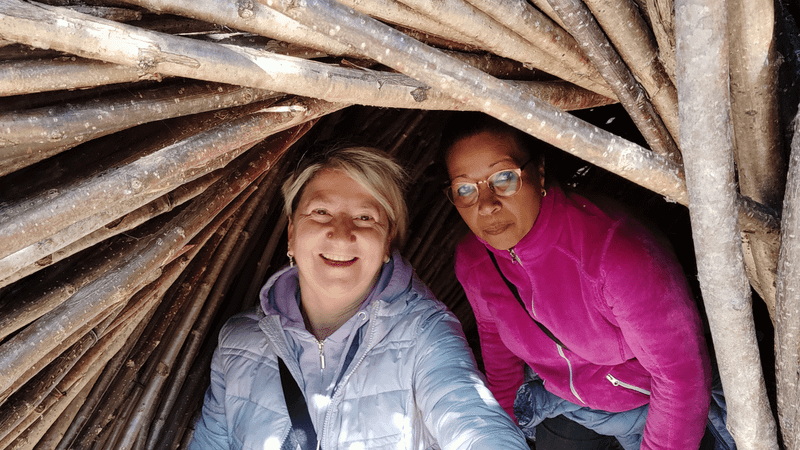 Friendships Born Thanks to Meeters: The Experience of Sandra and Marcellina