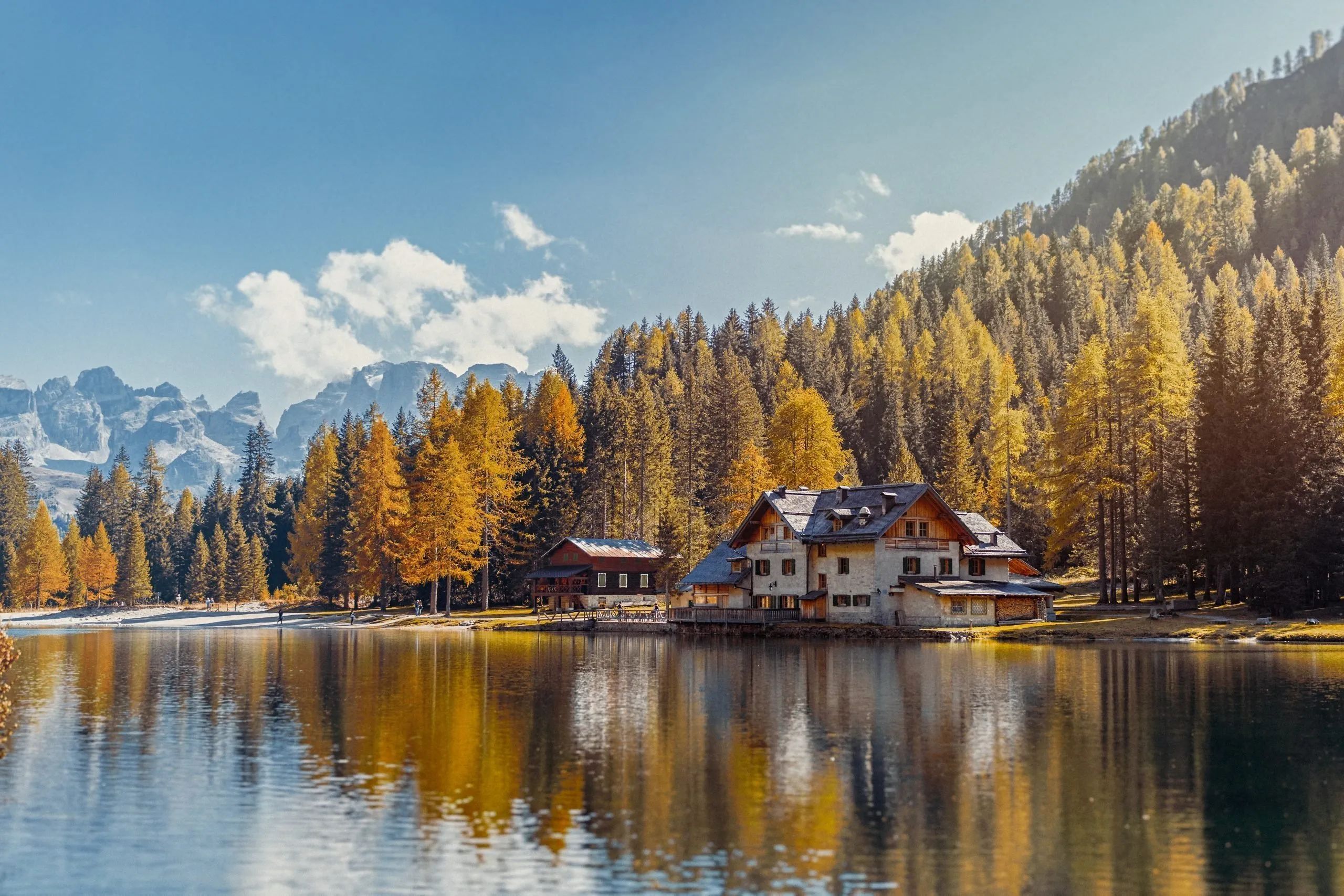 Lac Nambino : le paradis alpin entre légendes et randonnées