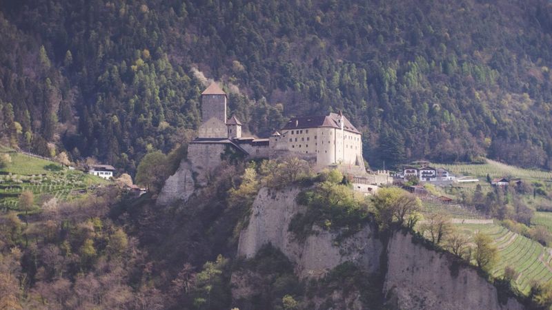 Scopri i segreti dell’hotel a Merano: comfort, lusso e relax per una vacanza indimenticabile!