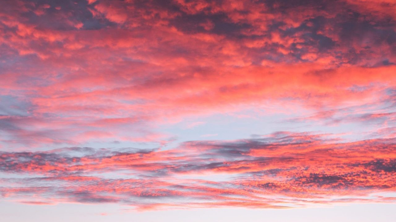 Atardecer ahora: descubre el encanto y la magia de los colores del sol que se esconde