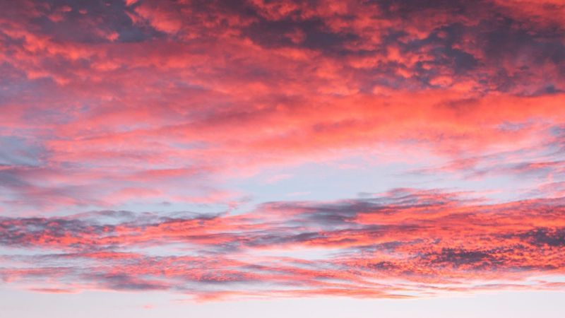 Coucher de soleil maintenant : découvrez le charme et la magie des couleurs du soleil qui se cache