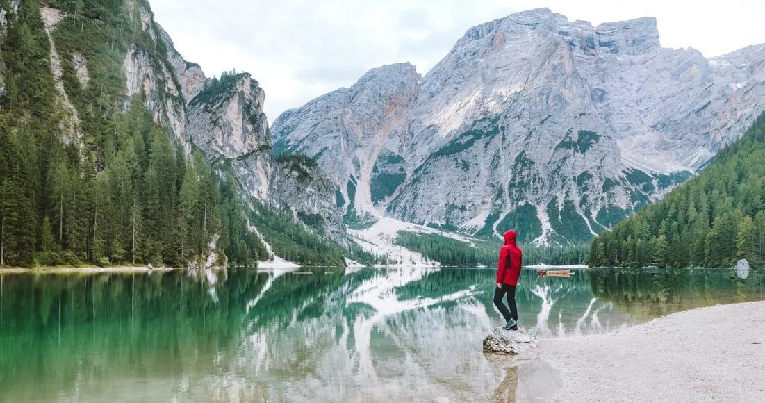 Lago di Braies in primavera