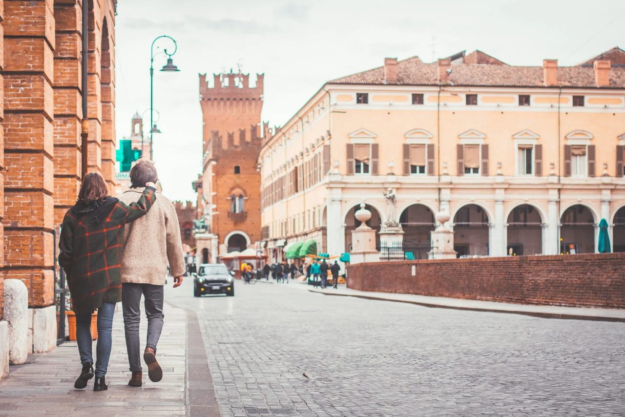 Come vestirsi per visitare una città in autunno