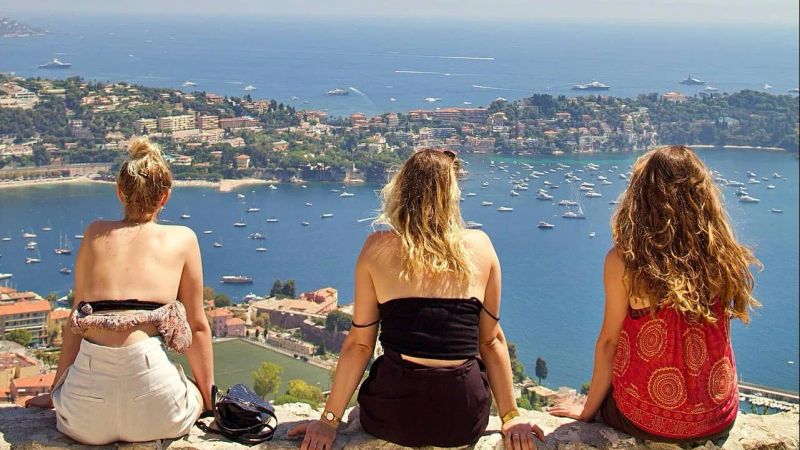 Come mantenere i contatti con i nuovi amici