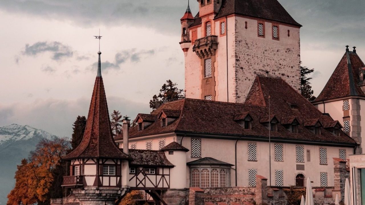 Neuschwanstein Castles: The Magic of Bavarian Fairy-Tale Palaces Between History and Enchantment